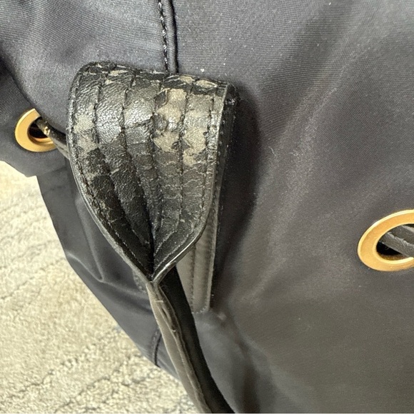 Tommy Hilfiger Womens Black Tote Bag Gold Logo  Magnetic Close - Picture 7 of 14